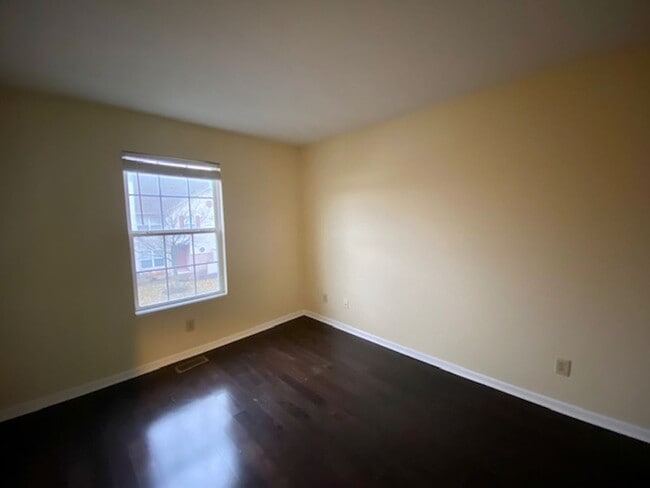 Building Photo - COMING SOON!! Beautiful 3 Bedroom 2 Full bathroom condo in Franklin Township in Southeast Indy!