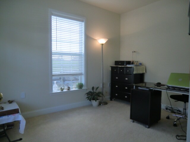 Building Photo - 2128 Red Fox Dr