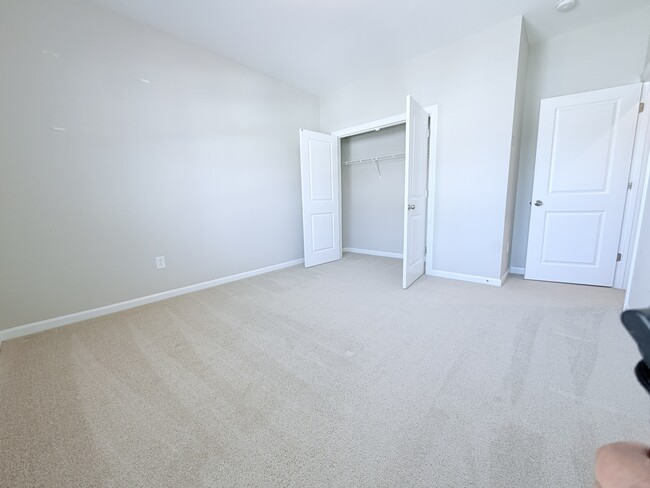 Building Photo - 939 Haybeck Ln