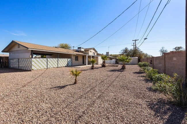 Building Photo - Great Location close to Old Town Scottsdale!