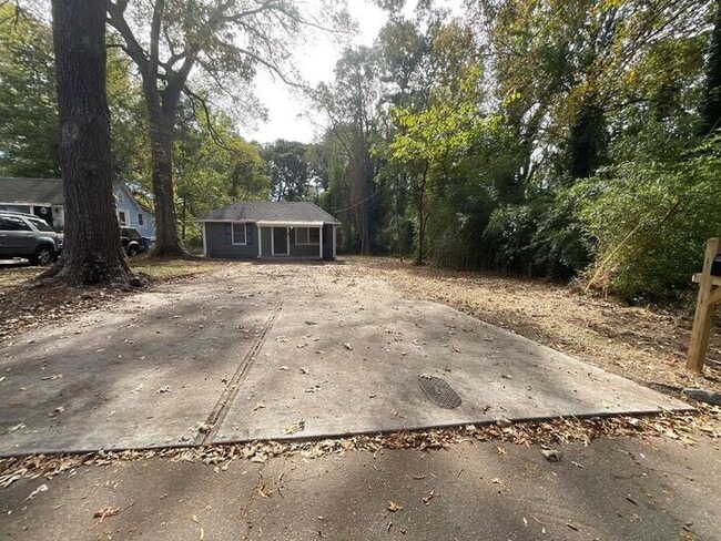 Building Photo - 2916 Grand Ave SW