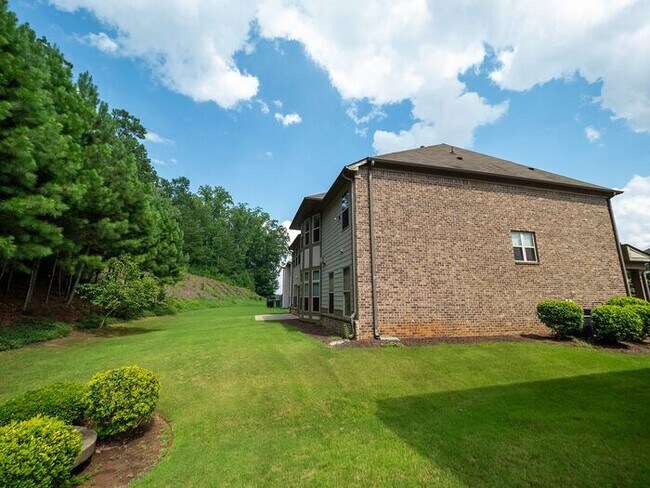 Building Photo - 5840 Springbox Dr Suwanee, GA 30024