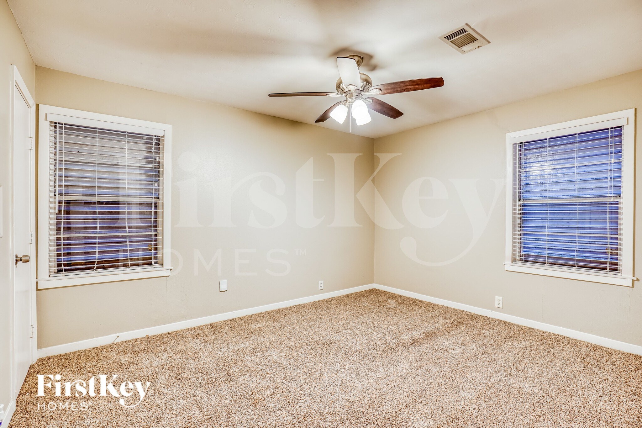 Building Photo - 1610 13th Ave N