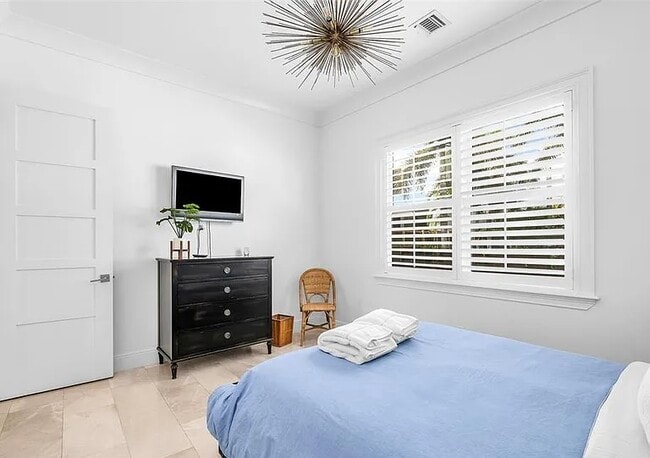 Building Photo - 11091 Bitternut Hickory Ln