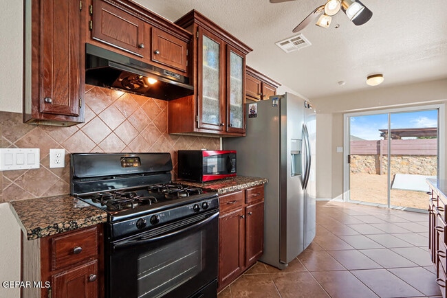 Building Photo - 14413 Desert Sage Dr