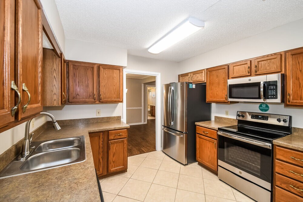 Building Photo - 970 Sandstone Dr