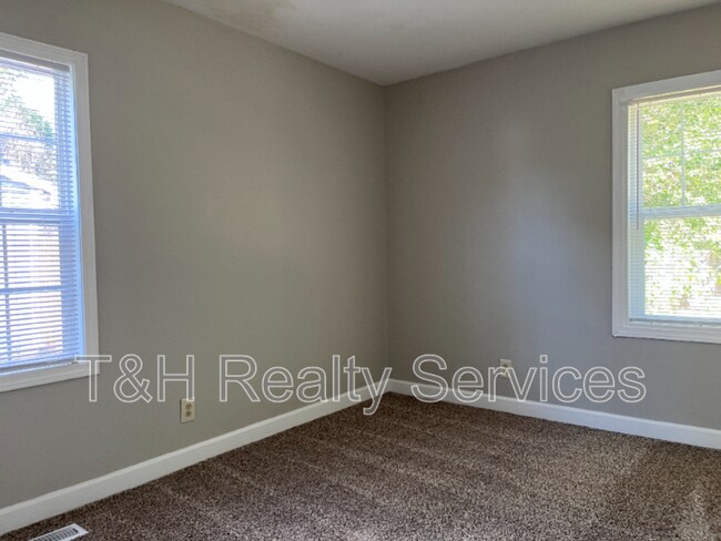 Building Photo - 8238 Wysong Dr