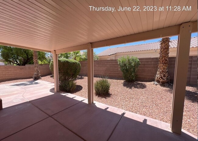 Building Photo - 4 Bedroom Single Story in Southern Highlands COMING SOON
