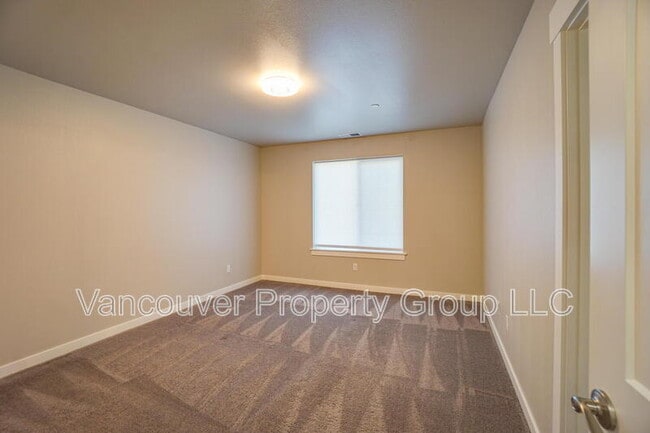 Building Photo - 2429 NE 54th St