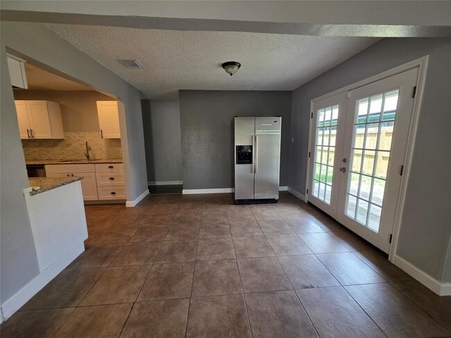 Building Photo - 1115 Rock Canyon Dr