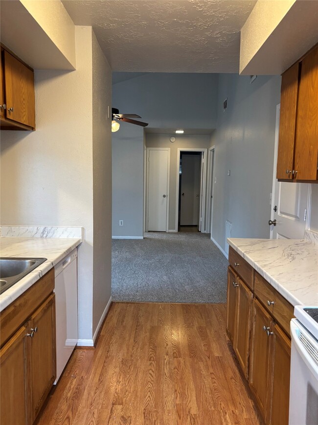 Building Photo - 7806 Gatehouse Dr