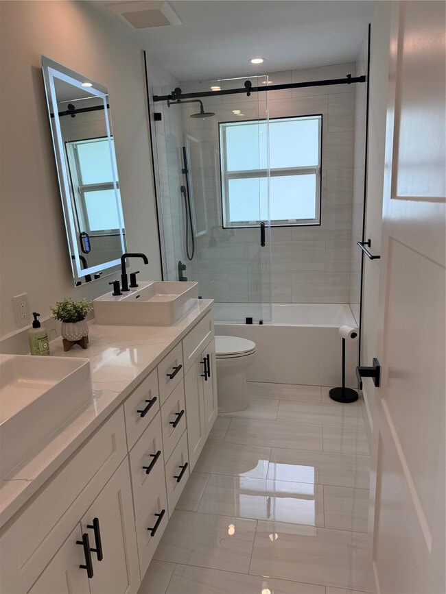 Building Photo - 1269 NW 4th St