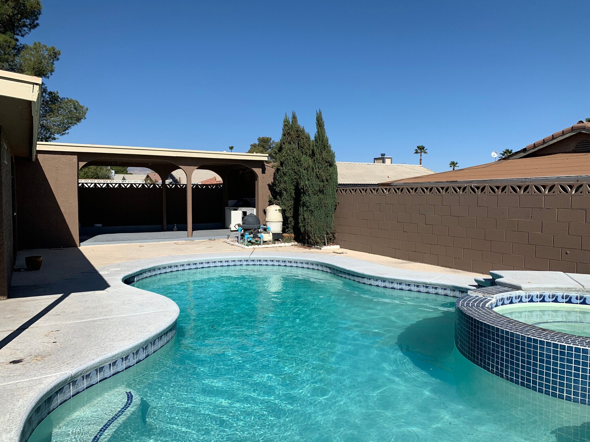 Building Photo - 7300 Lattimore Dr