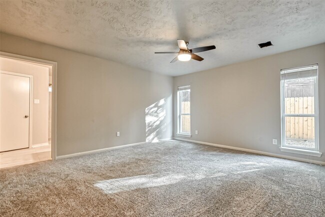 Building Photo - 3615 Highfalls Dr