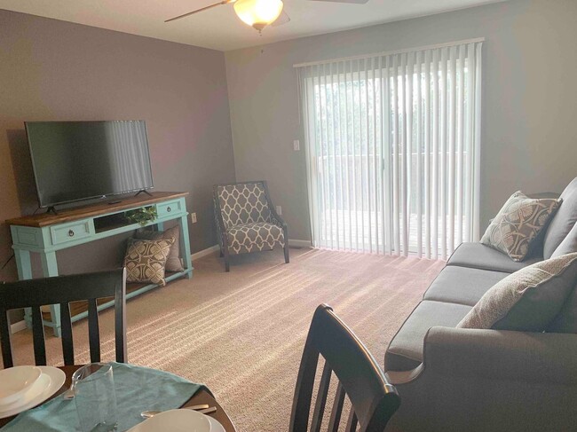Building Photo - 1229 Newfoundland Dr