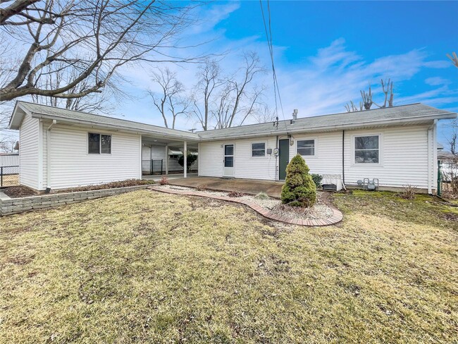 Building Photo - 3907 Memorial Dr
