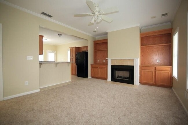 Building Photo - 1822 Elaine Dr