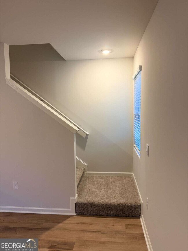 Building Photo - 112 Glenrise Dr