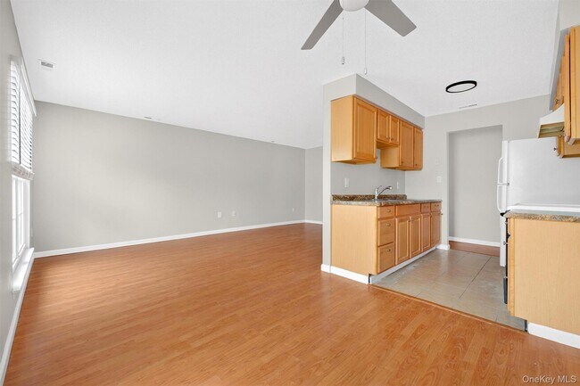 Building Photo - 111 Cartwheel Ct