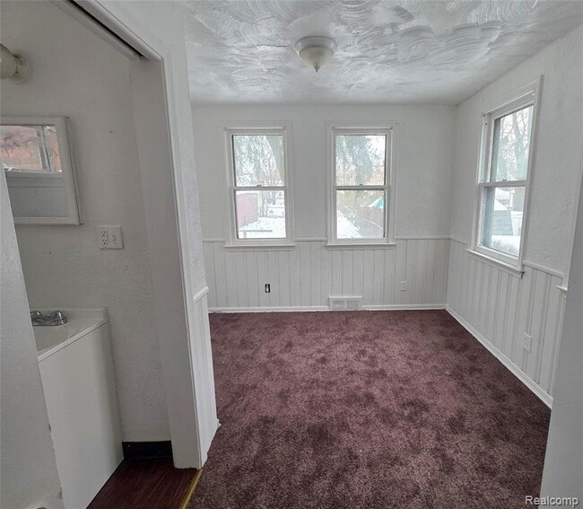 Building Photo - 18244 Lenore Ave