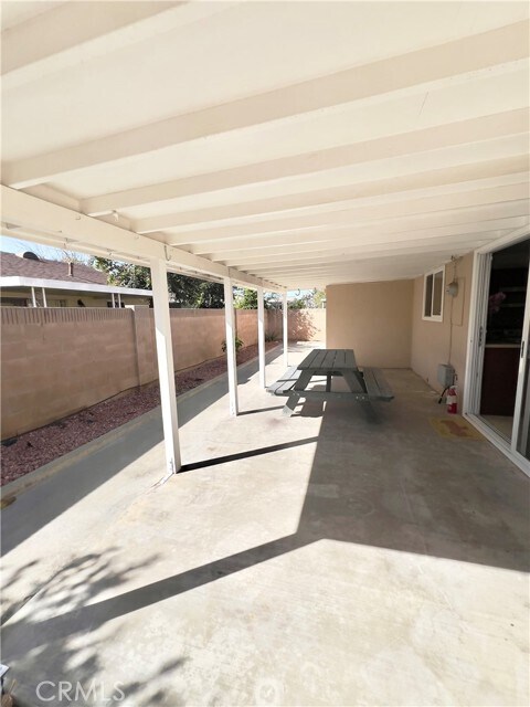 Building Photo - 1521 W Westmont Ave