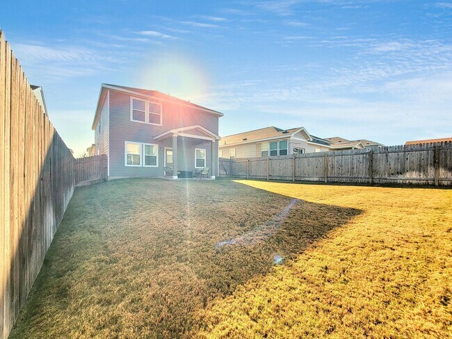 Building Photo - Beautiful 5 BR / 3 BA Home for Rent in Pfl...