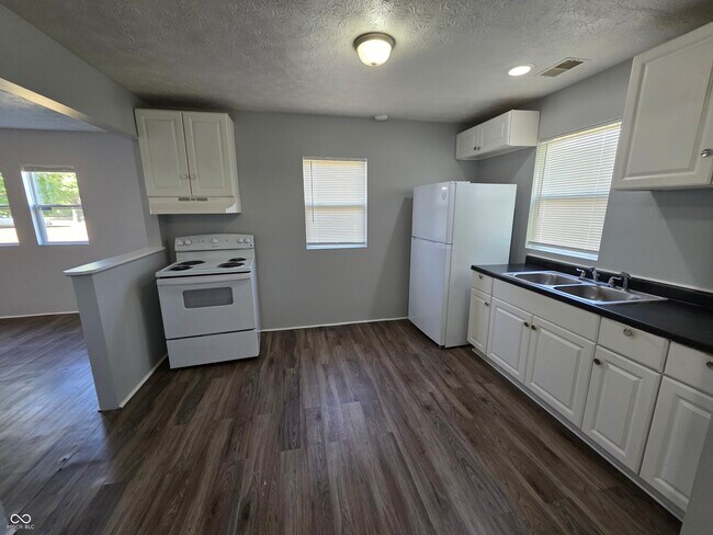 Building Photo - 2212 Norden Ct