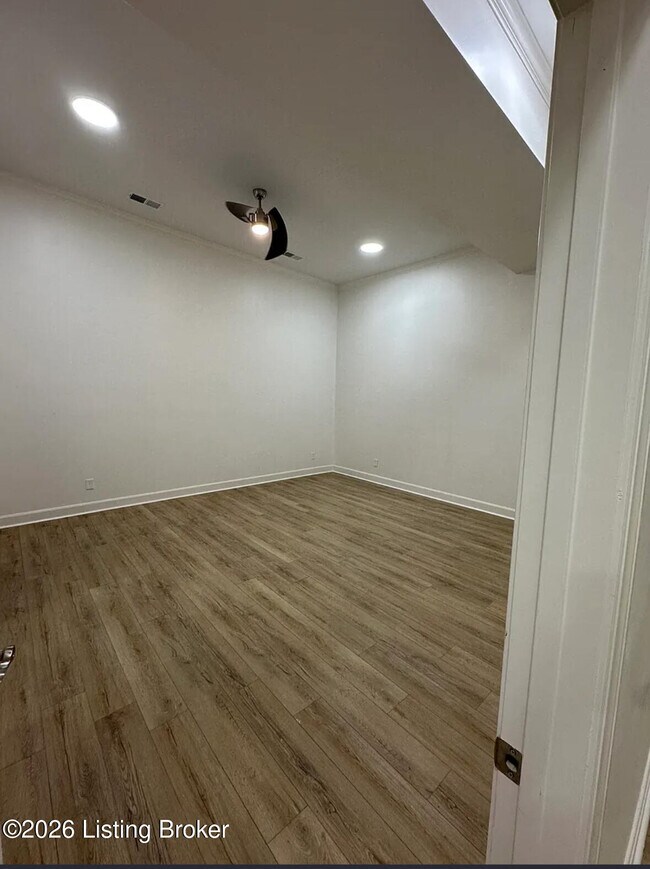 Building Photo - 540 S 4th St