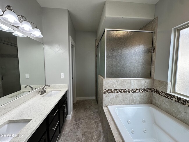 Building Photo - 13108 Round Ridge