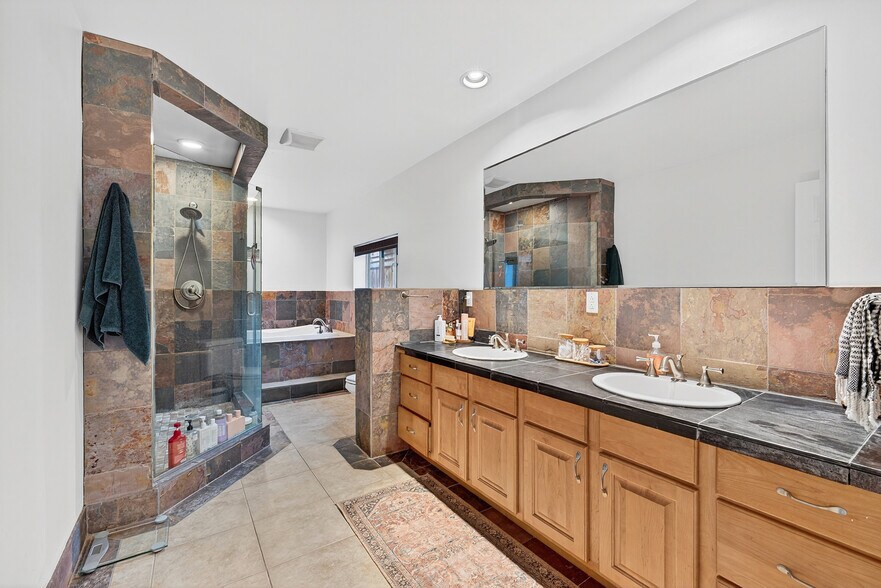 Building Photo - 2618 Meade St