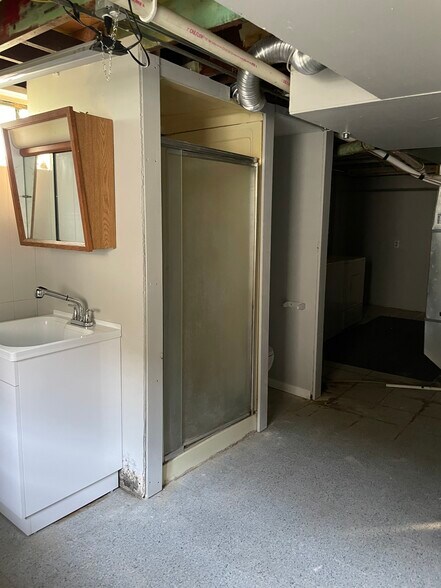 Building Photo - 2813 Hull Ave