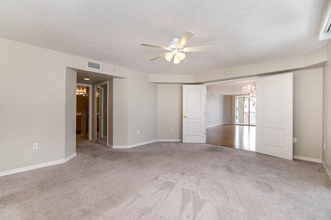 Building Photo - 801 Del Rio Way