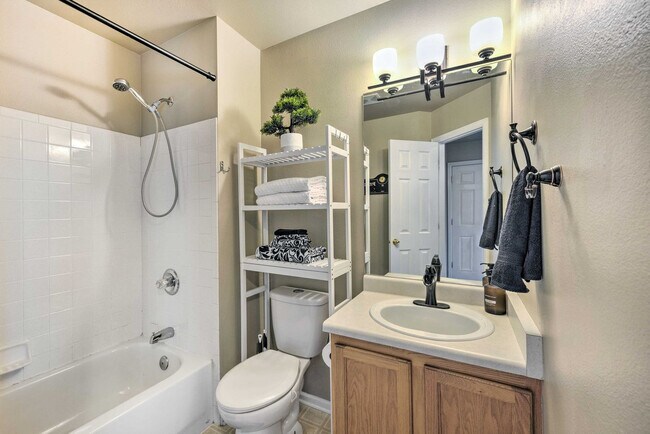 Building Photo - 5257 Pioneer Mesa Dr