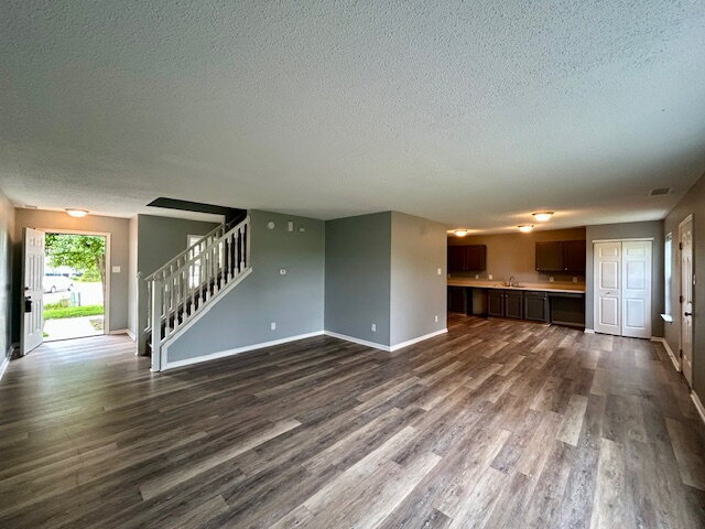 Building Photo - STUNNING 3 bedroom, 2.5 Bath Home in Greenwood- Johnson County