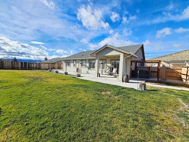 Building Photo - Cold Springs Beauty - Immaculate Newer Hom...