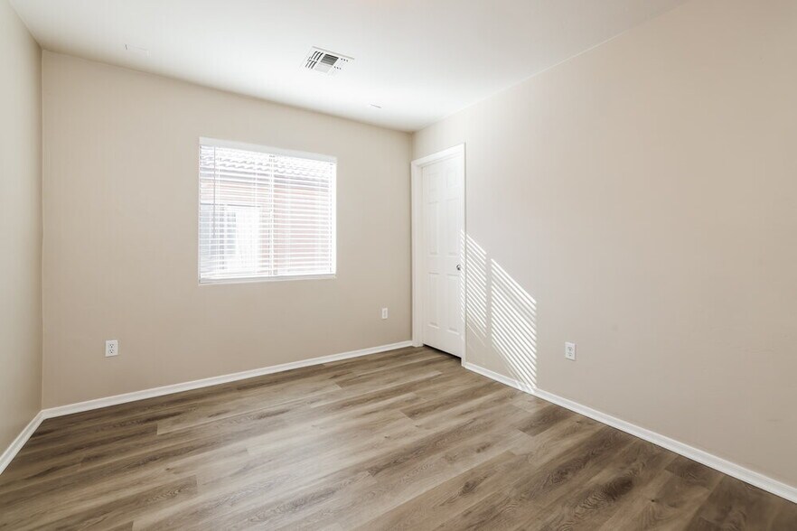 Building Photo - 12677 E Nona Ln