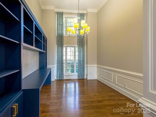 Building Photo - 1200 Mendenhall Ct