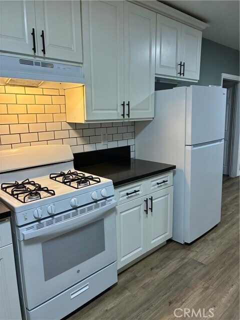 Building Photo - 627 Xenia Ave