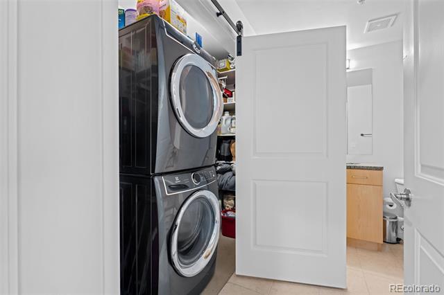 Building Photo - 1700 Bassett St