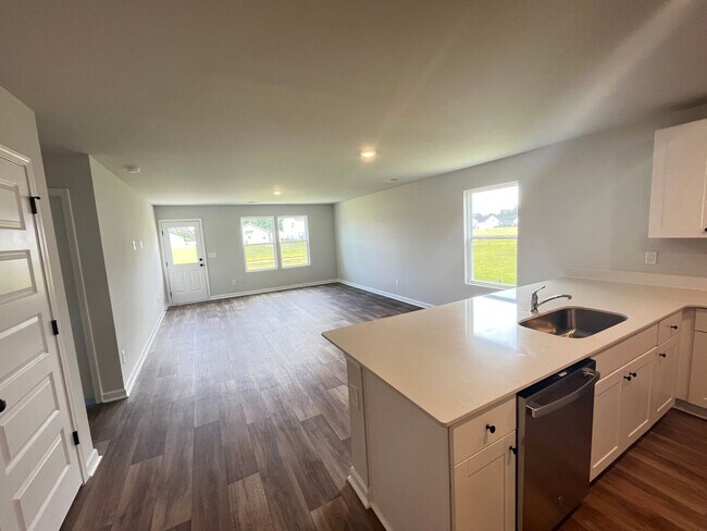 Building Photo - New Home! Pet-Friendly, Four-Bedroom Now Available in Longs!