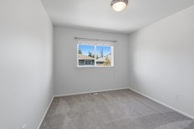 Building Photo - 4bd/2.5ba Renton Home