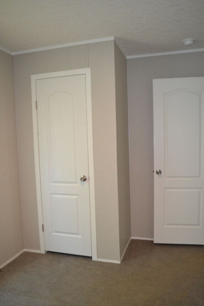 Building Photo - 155 Liles Dr