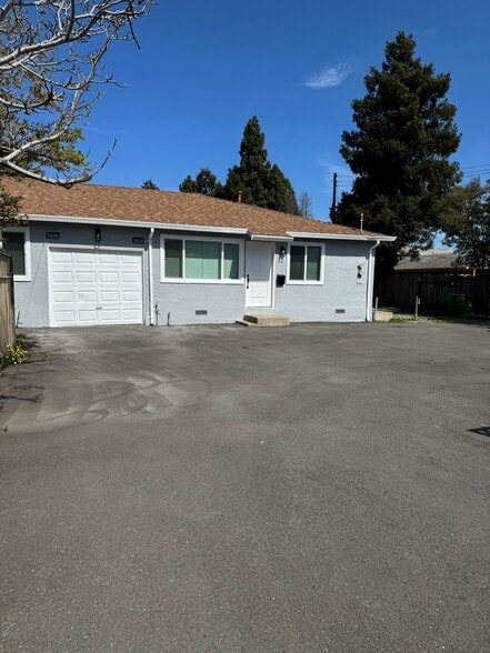 Building Photo - 21944 Arbor Ave