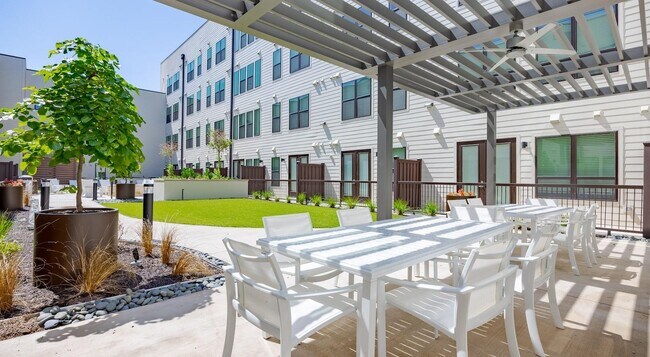 Building Photo - 6311 S 1st St