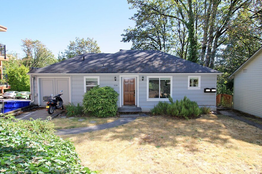 Building Photo - 3328-3328 SW 10th Ave