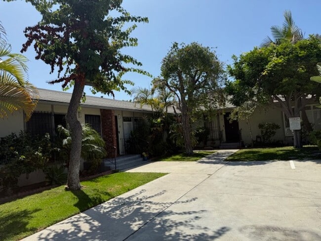 Building Photo - SECLUDED CONDO IN BELMONT HEIGHTS--CARROLL...