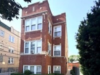 Building Photo - 5112 W Sunnyside Ave