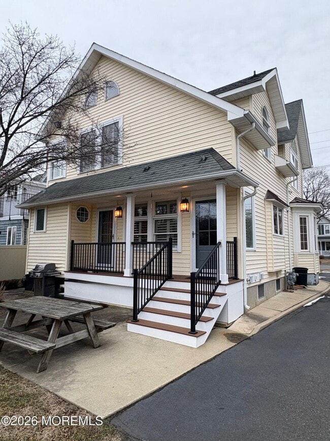 Building Photo - 162 Bridge Ave