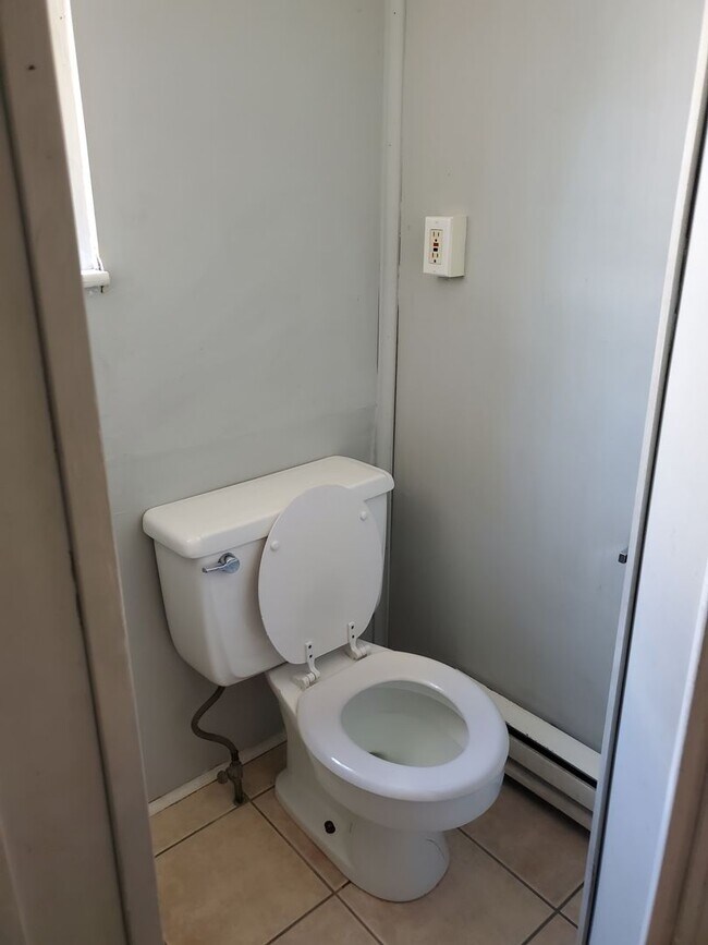 Building Photo - 218 E Liberty St