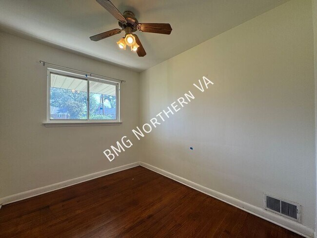 Building Photo - 7046 Lee Park Ct